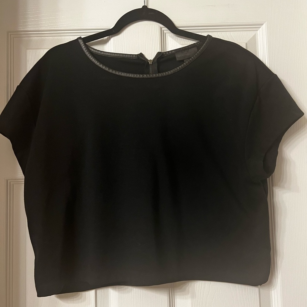 Black crop top leather trim size L